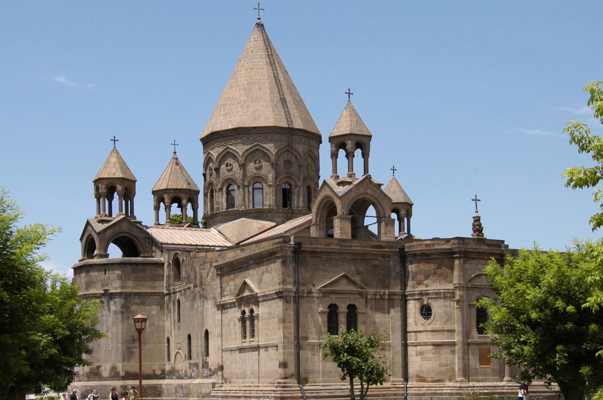 Գերագույն հոգևոր խորհուրդը որոշում է կայացրել հետաձգել Մյուռոնօրհնեքը և հոկտեմբերի 1-ը հայտարարել Արցախի համար համազգային աղոթքի օր
