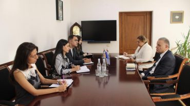Անահիտ Մանասյանը Հայաստանում ԵՄ պատվիրակության ղեկավարին ներկայացրել է ԼՂ-ից բռնի տեղահանված անձանց իրավունքների պաշտպանությանն առնչվող հարցեր
