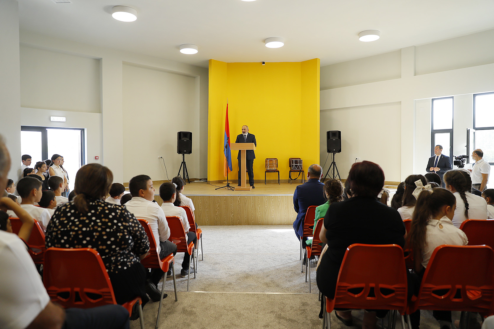 Դպրոցաշինության ոլորտում շինարարության որակի հետ կապված կոմպրոմիս չի լինելու. Վարչապետն այցելել է Կաթնաղբյուրի նորակառույց դպրոց