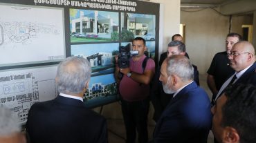 Վարչապետը Շիրակի մարզում ծանոթացել է տարբեր համայնքներում իրականացվող ծրագրերի ընթացքին