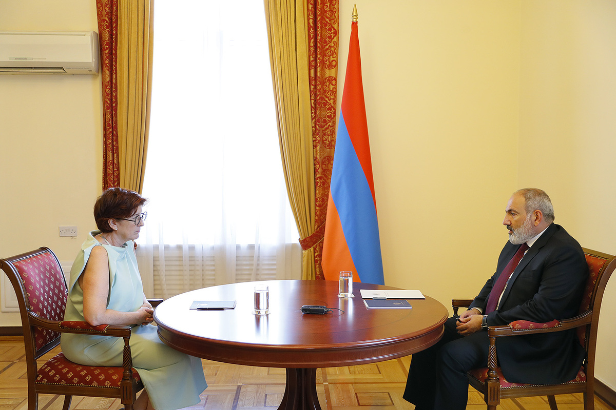 Վարչապետը հրաժեշտի հանդիպում է ունեցել ՀՀ-ում Կանադայի դեսպանի հետ