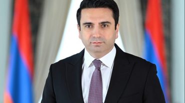 Անկախության հռչակագիրն այդ տարիներին արյունաքամ եղած Լեռնային Ղարաբաղի հայության փրկօղակը դարձավ. Ալեն Սիմոնյան