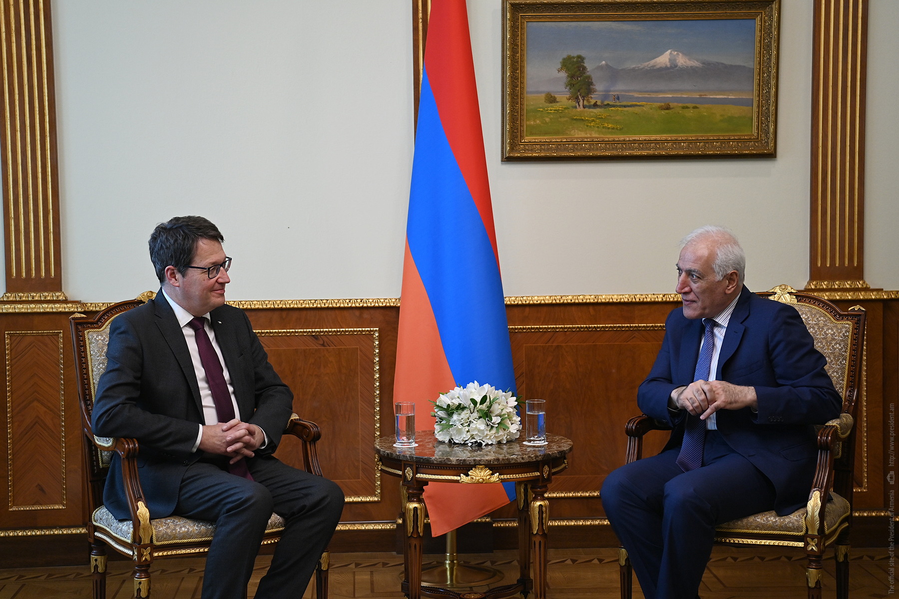 Նախագահ Վահագն Խաչատուրյանն ընդունել է Միջուկային հետազոտությունների Եվրոպական կազմակերպության ներկայացուցիչ Քրիստոֆ Շաֆերին