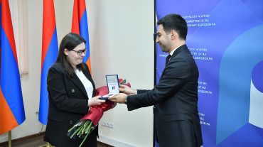 ՊԵԿ նախագահի տեղակալ Ծովինար Սողոմոնյանին հանձնվել է «Համագործակցության և փոխգործակցության համար» մեդալ