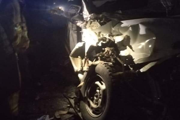 Երևան-Մեղրի ավտոճանապարհին «Ford»-ը բախվել է «ZIL»-ով քարշակվող ավտոմեքենային․ «Ford»-ի ուղևորն արգելափակվել է