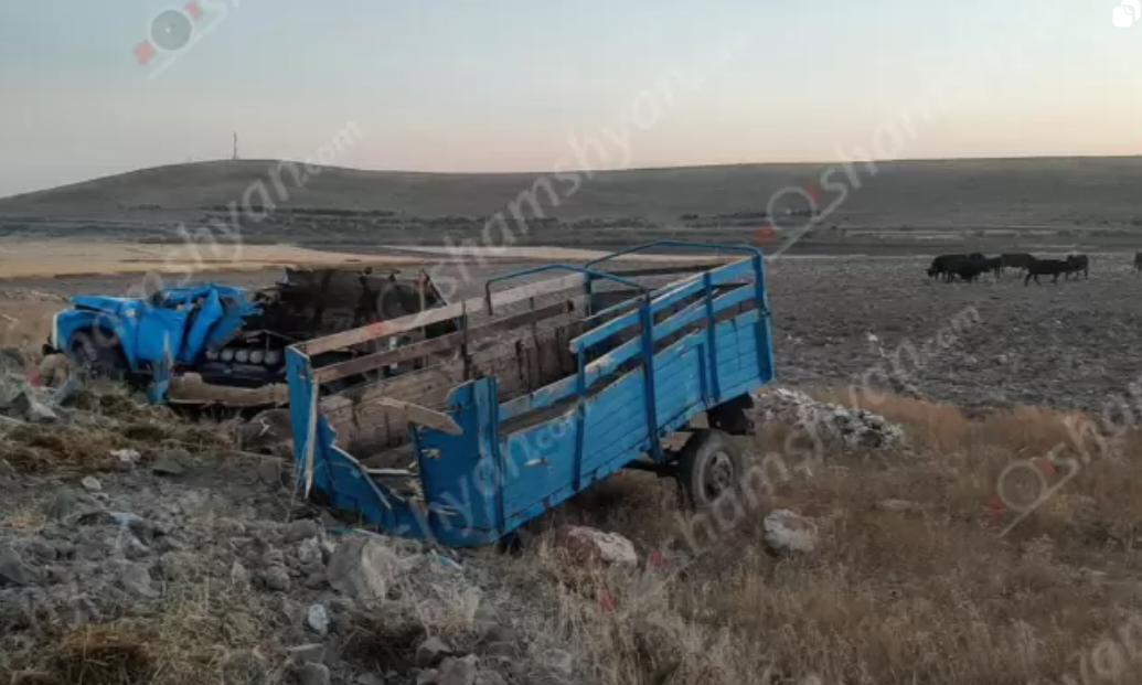 Խոշոր եղջերավոր անասուններով բարձված ЗИЛ-ը կողաշրջվել ու հայտնվել է դաշտում․ կան վիրավորներ