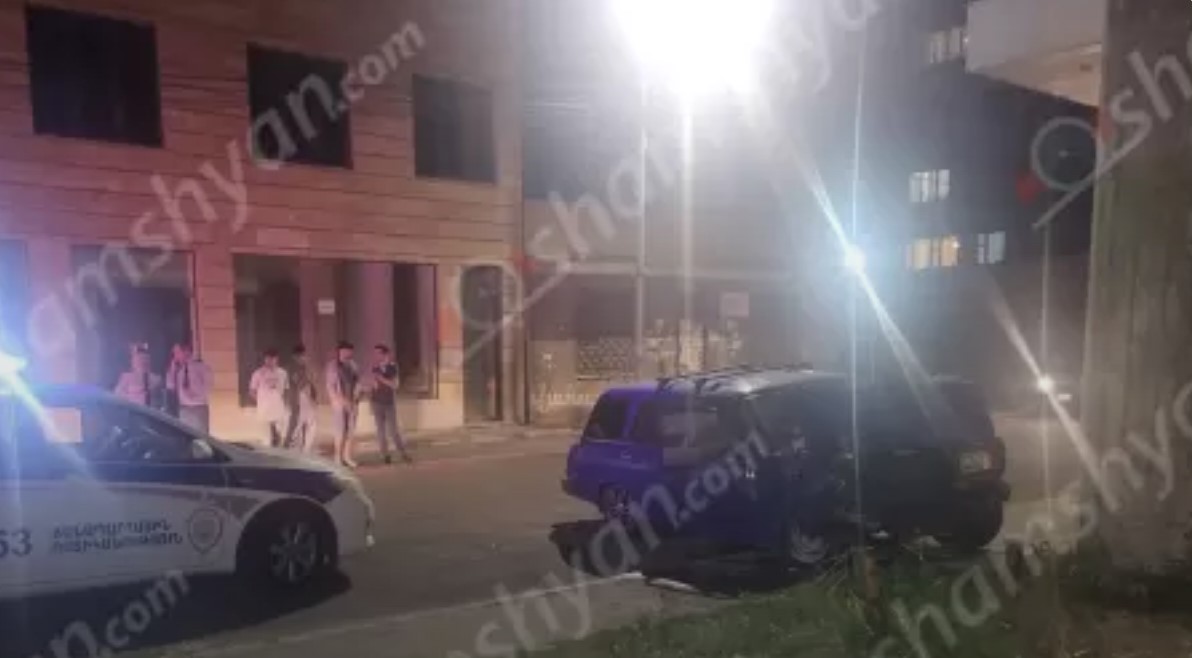 23-ամյա վարորդը Մասիսում 04-ով բախվել է շինության պատին. 5 վիրավորներից 3-ը երեխաներ են