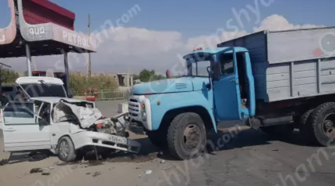 Ավտովթար Արարատի մարզում. բախվել են ВАЗ-21014-ն ու ЗИЛ բեռնատարը. կա վիրավոր