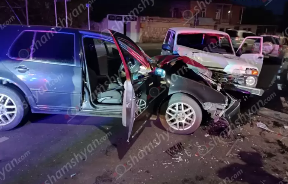 Գառնի գյուղում բախվել են Volkswagen Golf-ն ու Нива-ն. կան վիրավորներ