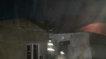 Հրդեհ Արալեզ գյուղում` տան տանիքում