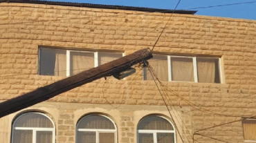 Փրկարարներն ապամոնտաժել են թեքված սյունը