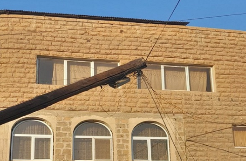 Փրկարարներն ապամոնտաժել են թեքված սյունը