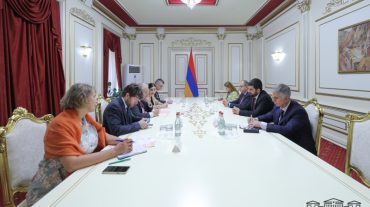 Սարգիս Խանդանյանը և Վլադիմիր Վարդանյանը ֆրանսիացի գործընկերոջը ներկայացրել են տարածաշրջանային մարտահրավերները