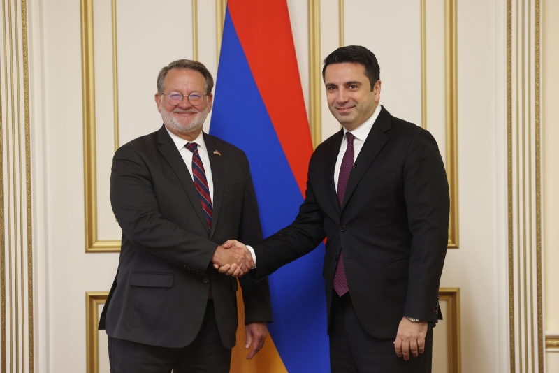 Միացյալ Նահանգները հայ ժողովրդի կողքին է. ԱՄՆ սենատոր Գերի Փիթերսը՝ ՀՀ ԱԺ նախագահին