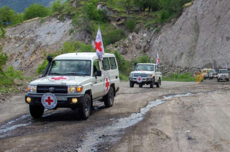 ԼՂ մեր 23 հայրենակիցները Կարմիր խաչի ուղեկցությամբ մուտք են գործել Հայաստան