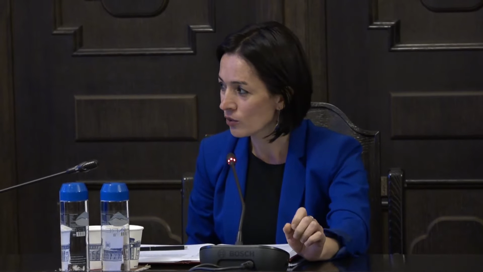 Ուսուցչի օրն է այսօր. կառավարությունը ուսուցիչների աշխատավարձը բարձրացնող ևս մեկ որոշում ընդունեց