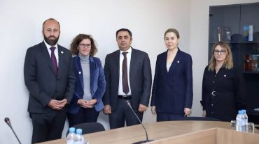 ԱԳ նախարարի տեղակալը հանդիպել է Կարմիր Խաչի և Կարմիր Մահիկի միջազգային ֆեդերացիայի տարածաշրջանային տնօրենի տեղակալի հետ