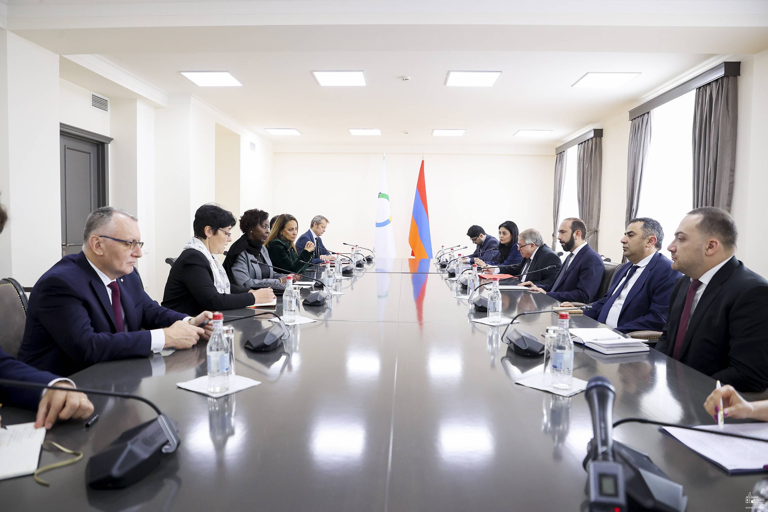 Ադրբեջանի իրականացրած էթնիկ զտման հետևանքով ԼՂ-ն ամբողջությամբ հայաթափվեց․ Միրզոյանը՝ Մուշիկիվաբոյին