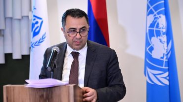 Այս պայմաններում առավել քան կարևոր է, որ նրանք իրենց միայնակ ու լքված չզգան. ՀՀ ԱԳ նախարարի տեղակալի ելույթը՝ Փախստականների կարիքների արձագանքման ծրագրի մեկնարկին
