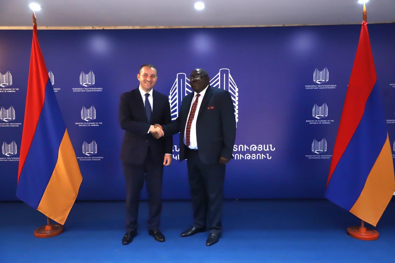 Վահան Քերոբյանն ընդունել է Հայաստանի Հանրապետությունում Զիմբաբվեի նորանշանակ արտակարգ և լիազոր դեսպան Բրայթ Կուպեմբային