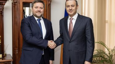 ԱԽ քարտուղարը հանդիպել է Լեհաստանի արտաքին գործերի փոխնախարարի հետ