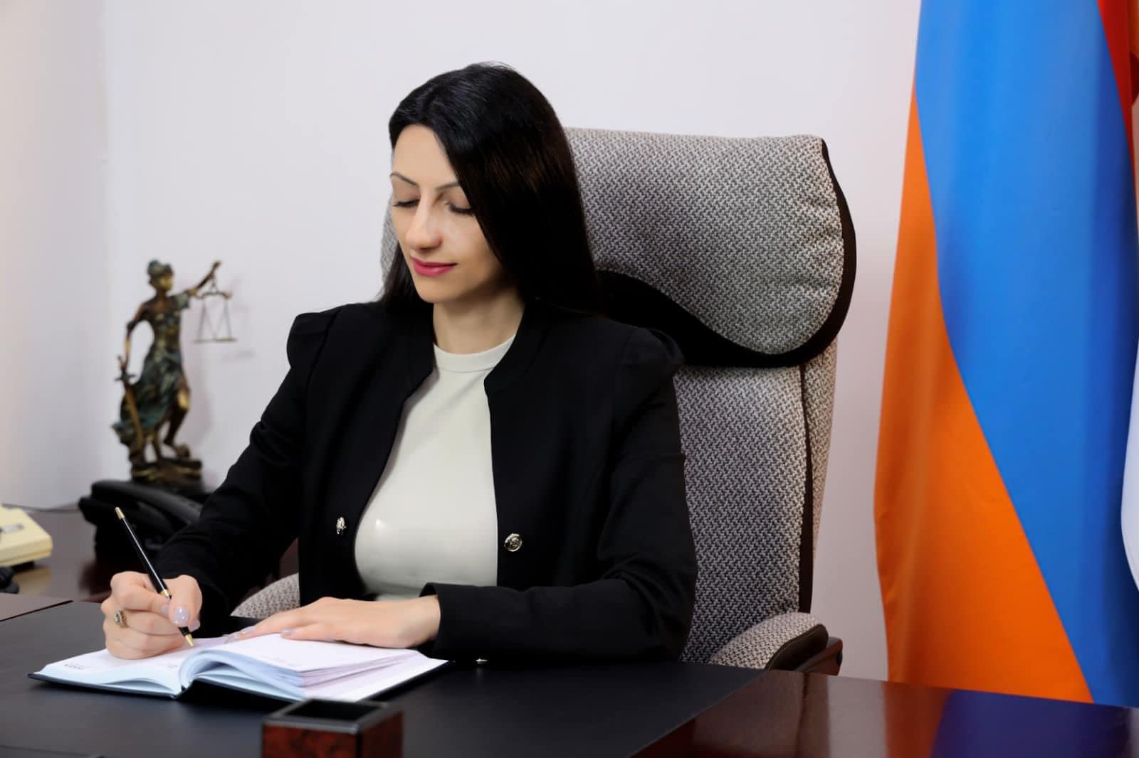Ուսուցիչը մասնագիտություն չէ, կոչո՛ւմ է, առաքելություն, որը մեծ նվիրում է պահանջում. Անահիտ Մանասյանի շնորհավորական ուղերձը