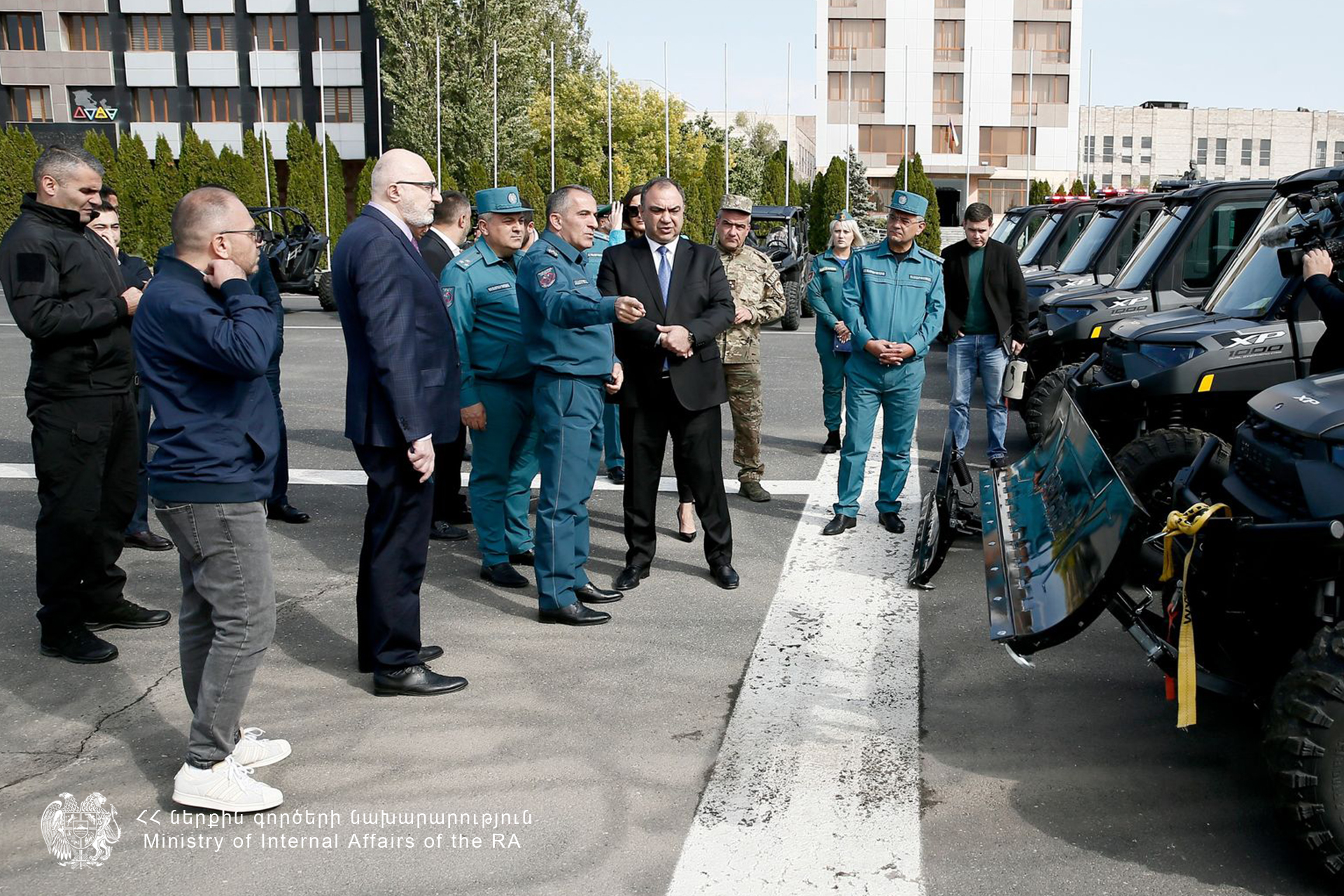 ՀՀ ՆԳ նախարարը ծանոթացել է Փրկարար ծառայությանը տրամադրված ամենագնացների հնարավորություններին