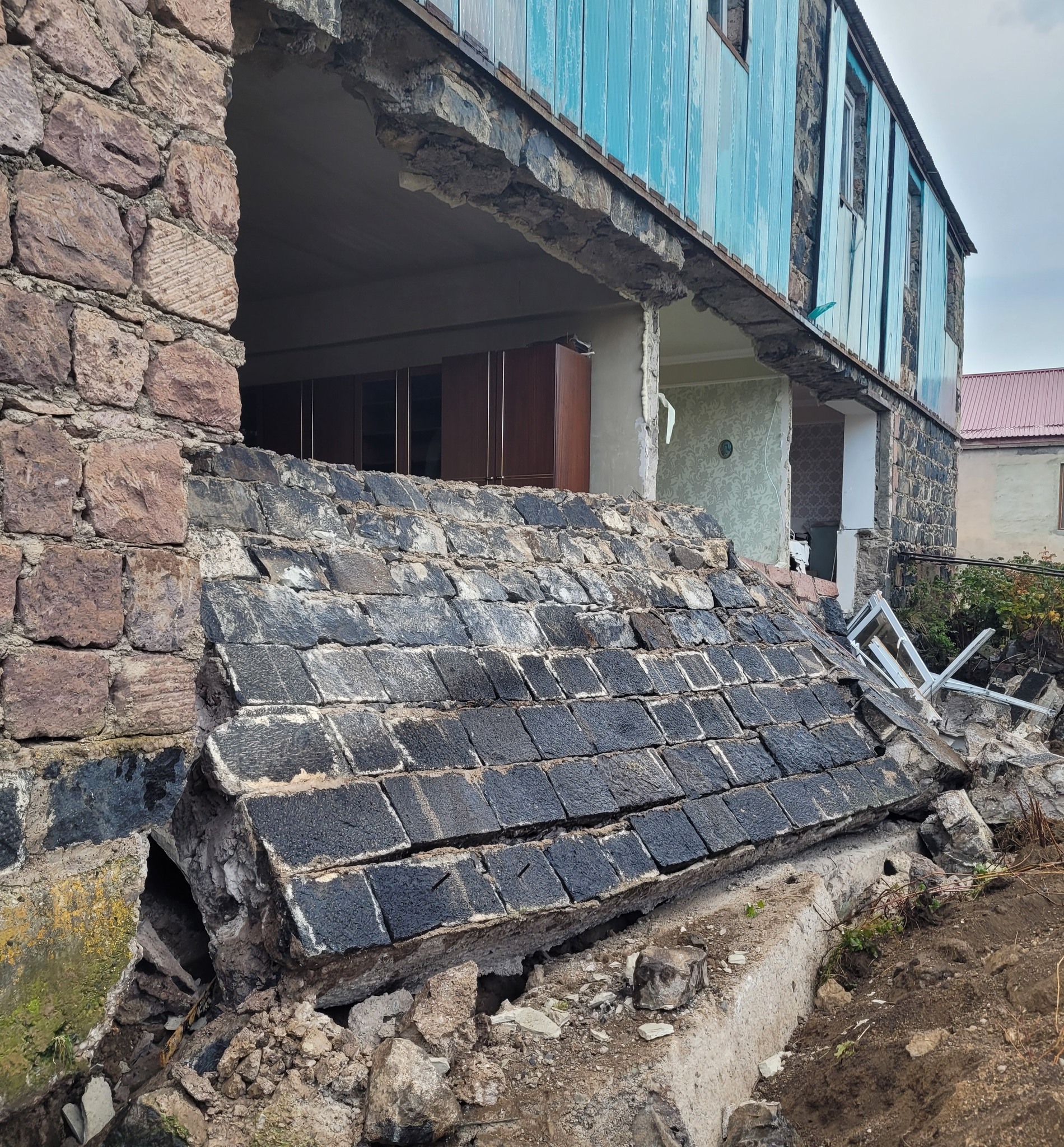 Փլուզում՝ Լճաշեն գյուղում. քաղաքացին մնացել է փլատակների տակ