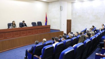 Էկոնոմիկայի նախարարությունում կայացել է 2-րդ հանդիպումը Արցախից բռնի տեղահանված գործարարների հետ