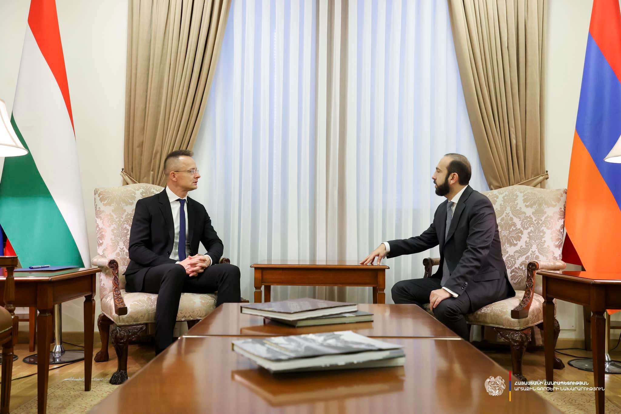 Հունգարիայի արտաքին գործերի և առևտրի նախարարը ժամանել է ՀՀ ԱԳՆ