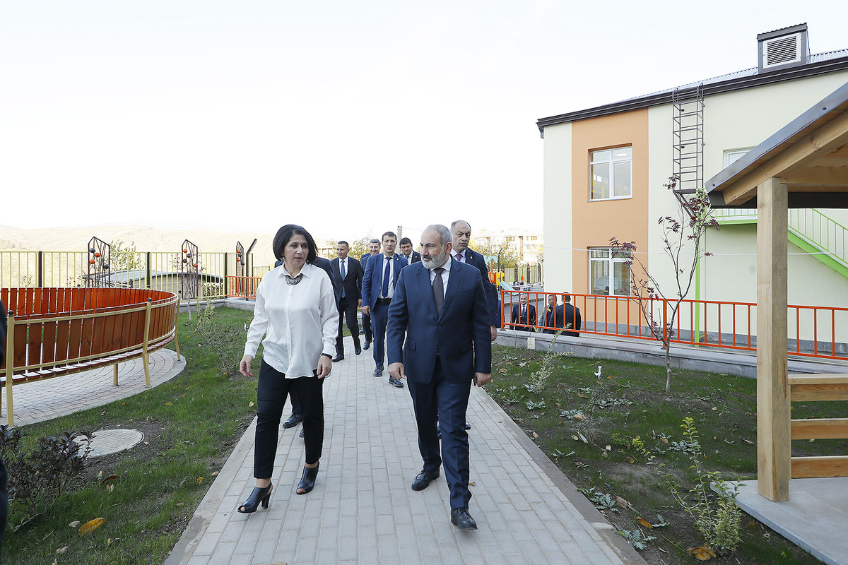 Վարչապետն այցելել է Կապանի թիվ 10 մանկապարտեզ, ծանոթացել հիմնանորոգման աշխատանքներին