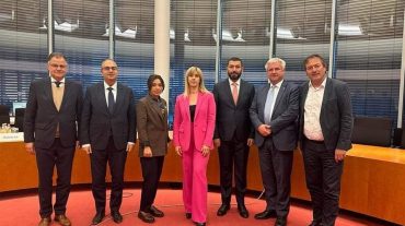 Ռուստամ Բաքոյանը Բունդեսթագի Մարդու իրավունքների հանձնաժողովի նախագահին է ներկայացրել եզդի համայնքի ներկայացուցիչներին մտահոգող խնդիրները