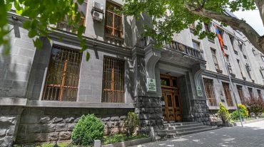 ԵՊՀ տնտեսագիտության և կառավարման ֆակուլտետի նախկին դեկանը ստացել է ավելի քան 2 մլն դրամ կաշառք. դատախազը գործն ուղարկել է դատարան