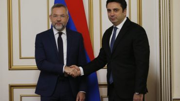 Մեր կողմից բավարար քայլեր չեն արվել ԼՂ բնակչության հանդեպ ադրբեջանական ագրեսիան կանխելու գործում. գերմանացի խորհրդարանականը՝ Ալեն Սիմոնյանին