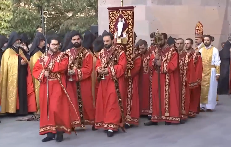 Մայր Աթոռում դուրս է բերվել Աստվածամուխ Սուրբ Գեղարդը. Լեռնային Ղարաբաղի համար համազգային աղոթքի օր է