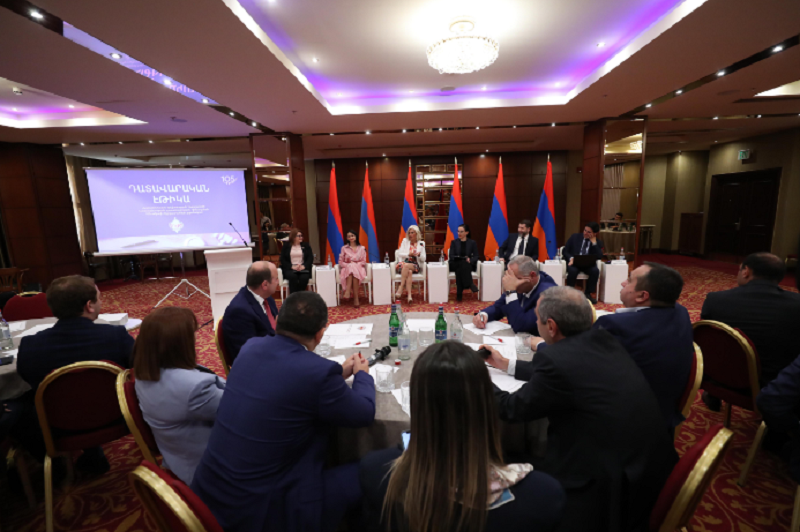 Մասնագիտական երկխոսություն դատավորների ու դատախազների միջև՝ դատավարական էթիկայի թեմայով
