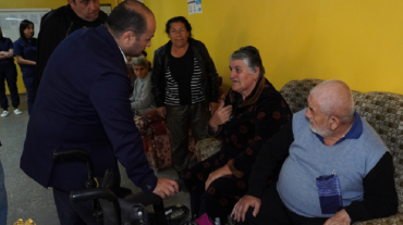 Նարեկ Մկրտչյանն այցելել է տուն-ինտերնատներ, որտեղ խնամք են ստանում ԼՂ-ից բռնի տեղահանված ավելի քան 200 տարեցներ