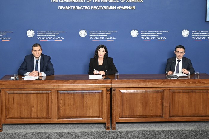 ԱՆ ուղղորդմամբ մարզային բժշկական հաստատություններում առկա թափուր հաստիք զբաղեցնելու դեպքում արցախցիները կստանան ամսական աշխատավարձի եռապատիկի չափով աջակցություն՝ մինչև 6 ամիս ժամկետով