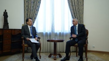 Փոխվարչապետ Մհեր Գրիգորյանը ԱԶԲ նախագահին ներկայացրել է ԼՂ-ից բռնի տեղահանված անձանց հիմնական կարիքներ