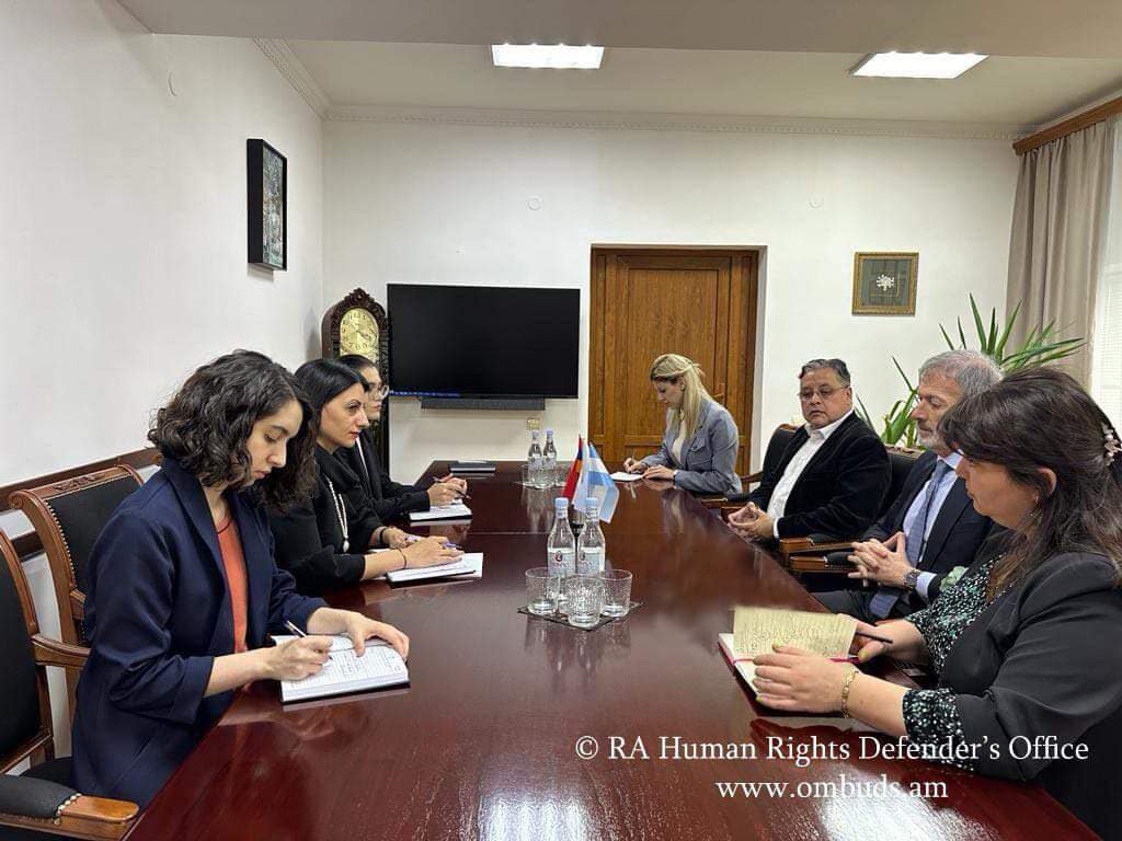 Անահիտ Մանասյանն ընդունել է Խորխե Կնոբլովիցի ղեկավարած պատվիրակությանը