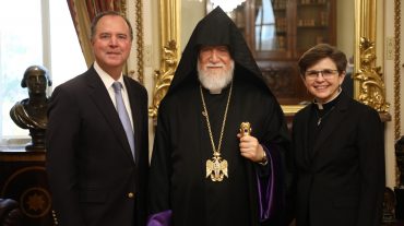 Արամ 1-ին կաթողիկոսը հանդիպել է կոնգրեսական Ադամ Շիֆի հետ