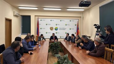 ՇՄ նախարարը բողոքող տնտեսվարողներին է ներկայացրել Արարատյան արտեզյան ավազանի ստորերկրյա ջրային ռեսուրսների ներկայիս վիճակը