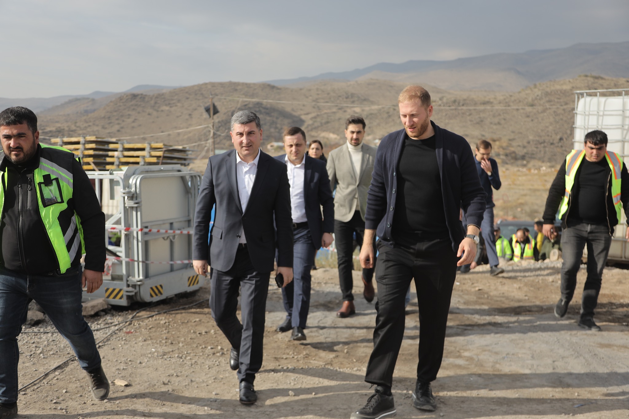 Գնել Սանոսյանը դիտարկել է «Հյուսիս-հարավ» ճանապարհի՝ Ագարակի հնագիտական վայրը շրջանցող 8 կմ երկարությամբ ճանապարհահատվածի կառուցման աշխատանքները
