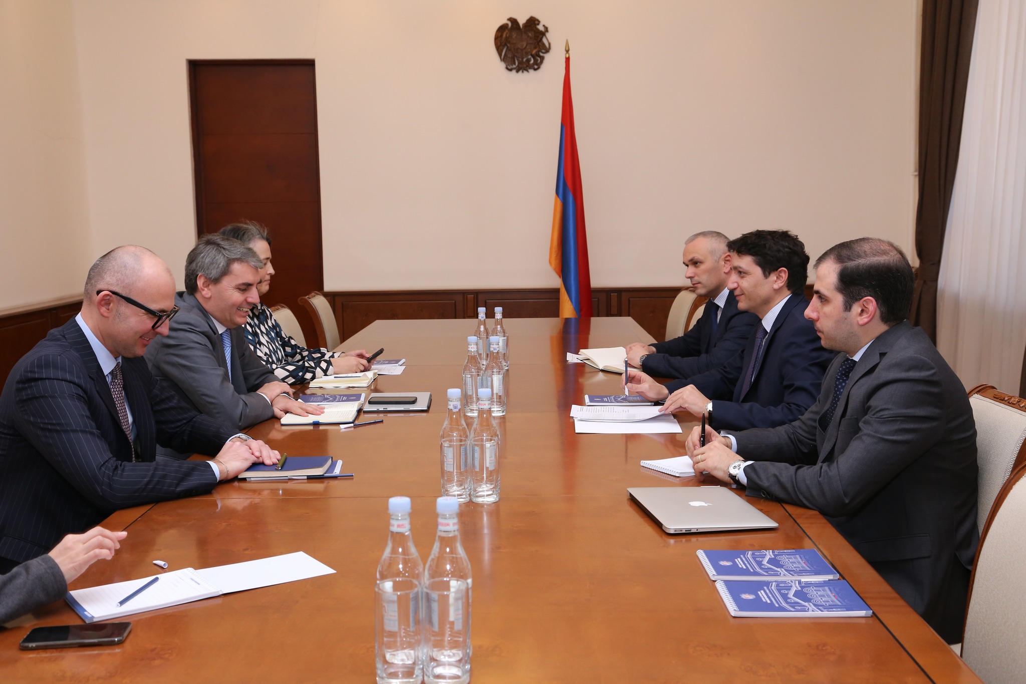 Եվրոպական ներդրումային բանկը ենթակառուցվածքային ծրագրերի իրականացման կարեւոր գործընկերներից է․ ՀՀ ֆինանսների նախարար