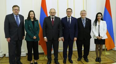 Նիկոլ Փաշինյանն ընդունել է Կանադայի խորհրդարանական պատվիրակությանը