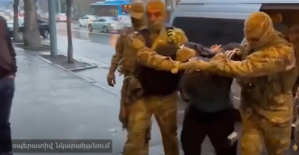 ՔՈԳՎ ծառայողները հայտնաբերել են 4 հոդվածի մեղադրանքով հետախուզվողի