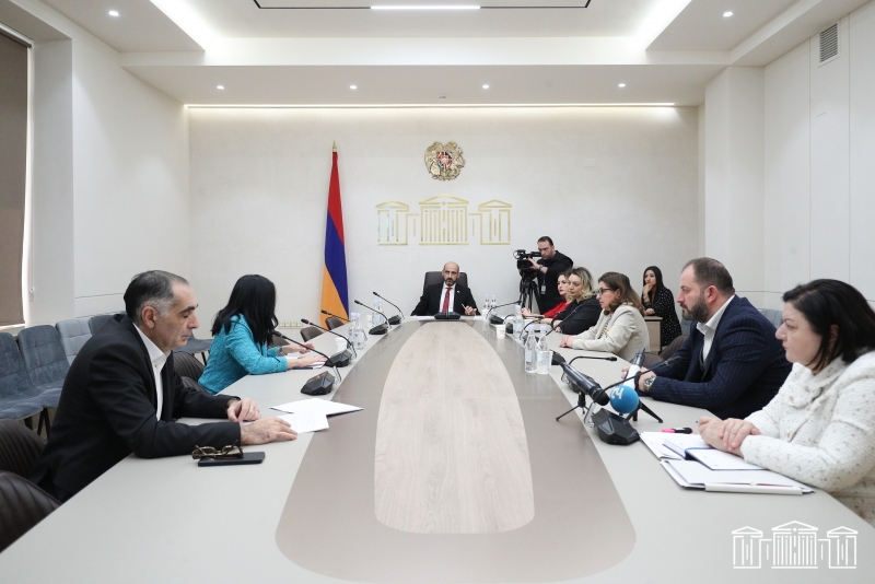 Նախաձեռնությամբ ԼՂ-ից բռնի տեղահանված ավագ և միջին բուժաշխատողներին հնարավորություն կտրվի մինչև ՇՄԶ հավաստագիր ստանալը շարունակել իրենց մասնագիտական գործունեությունը