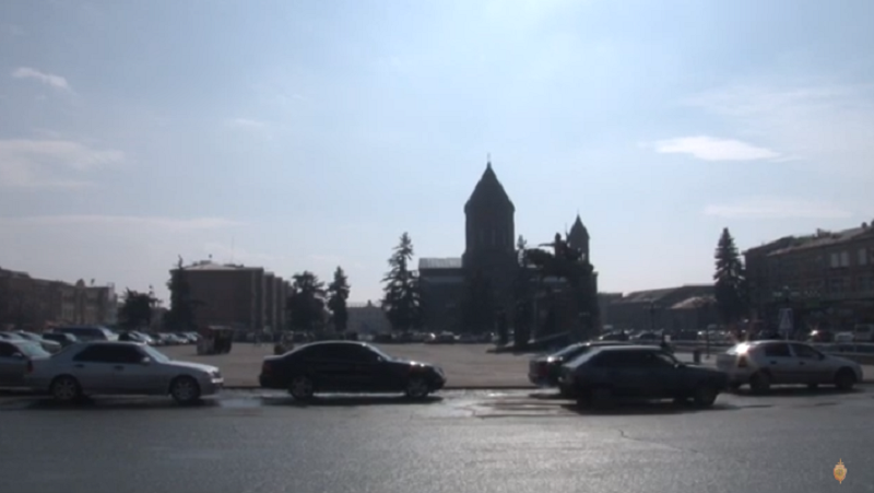 Գողությունից հետո մեքենայի դուռն ու պատուհանը փակ էին. «Մերսեդեսի» սրահից գողացել են Ֆրանսիայի քաղաքացու դրամապանակն ու անձնագիրը