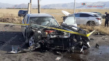 Արագածոտնի մարզում բախվել են Mercedes-ն ու Lexus-ը. վերջինը հայտնվել է դաշտում. կան վիրավորներ