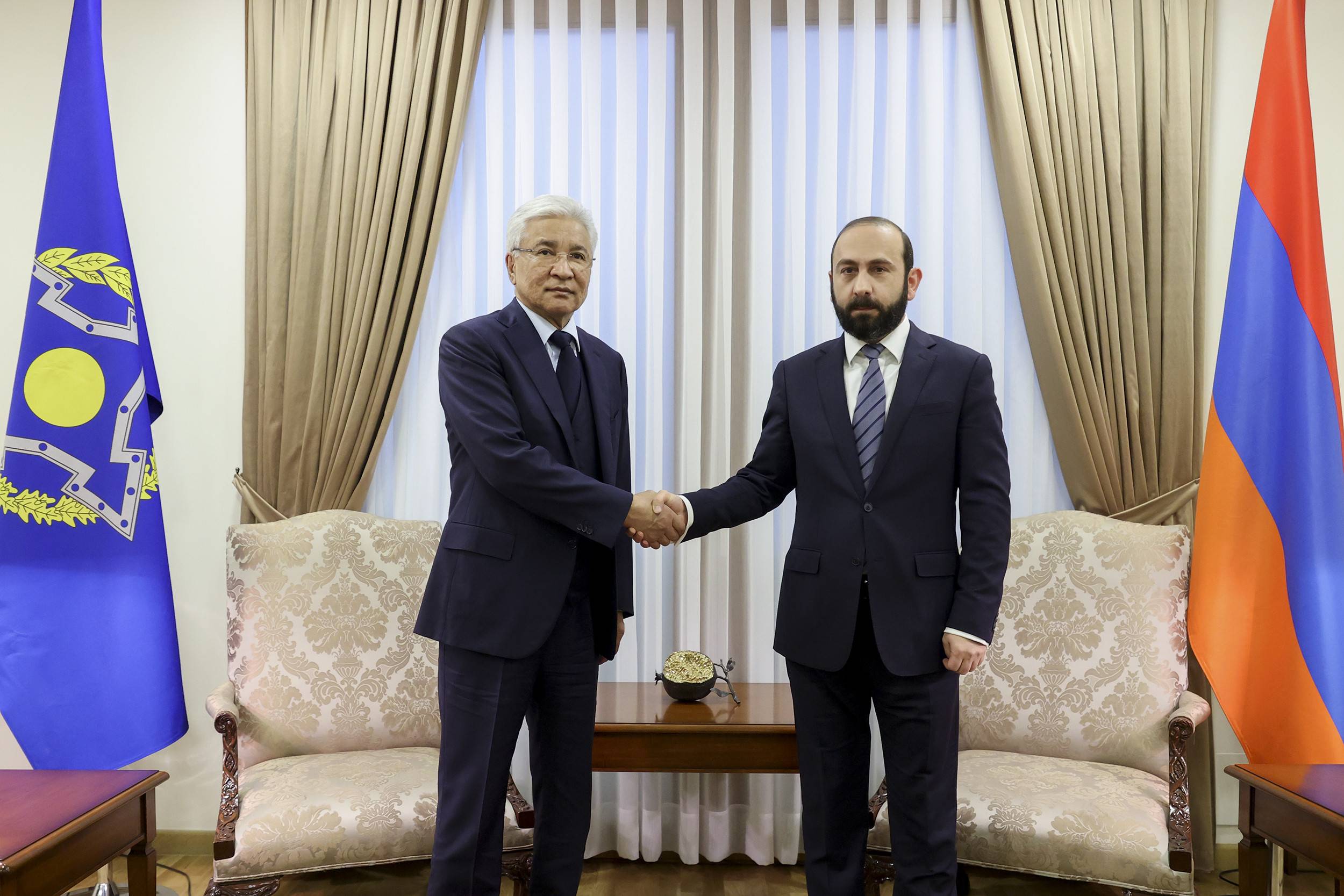 Արարատ Միրզոյանը հանդիպել է ՀԱՊԿ գլխավոր քարտուղարի հետ